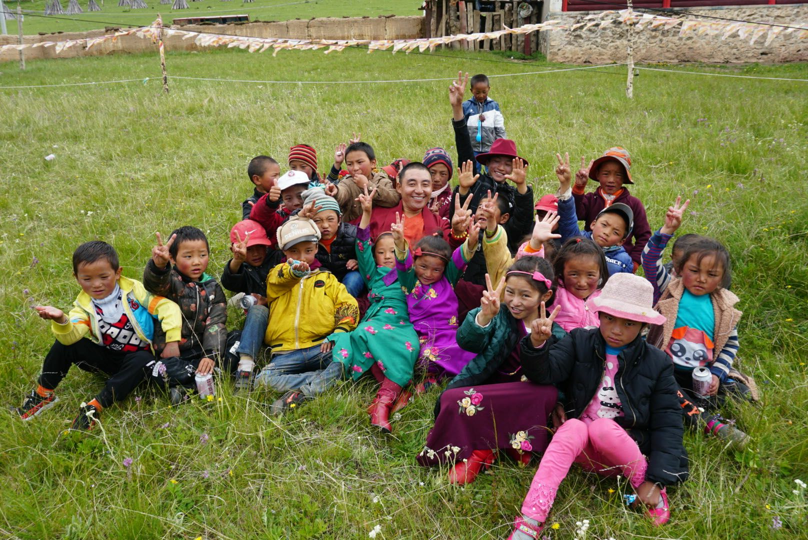 上海圣安无人机监控技术有限公司公益回顾丨家国同欢月同圆 温暖满载甘孜州(图14)